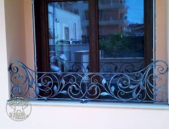 Balaustra in ferro battuto per finestra
