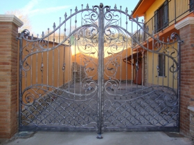 cancello-ferro-battuto-villino