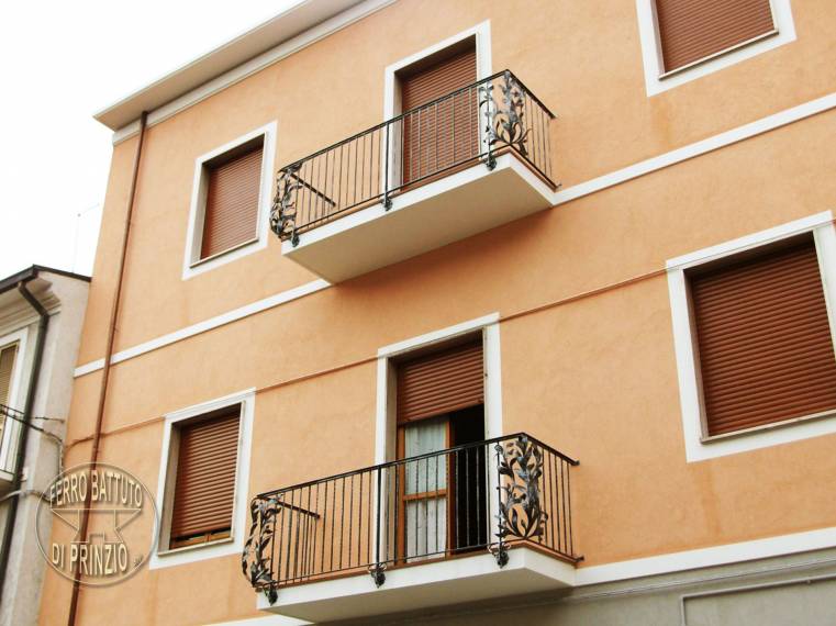 Ringhiera ferro battuto per balconi