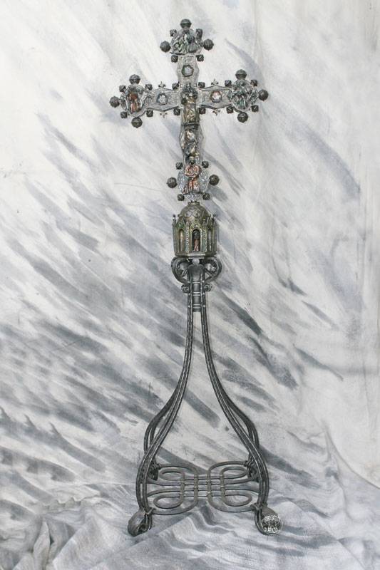 Croce processionale in ferro battuto