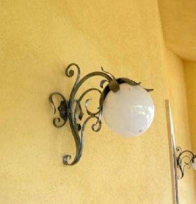 Lampioncino in ferro battuto lavorazione floreale