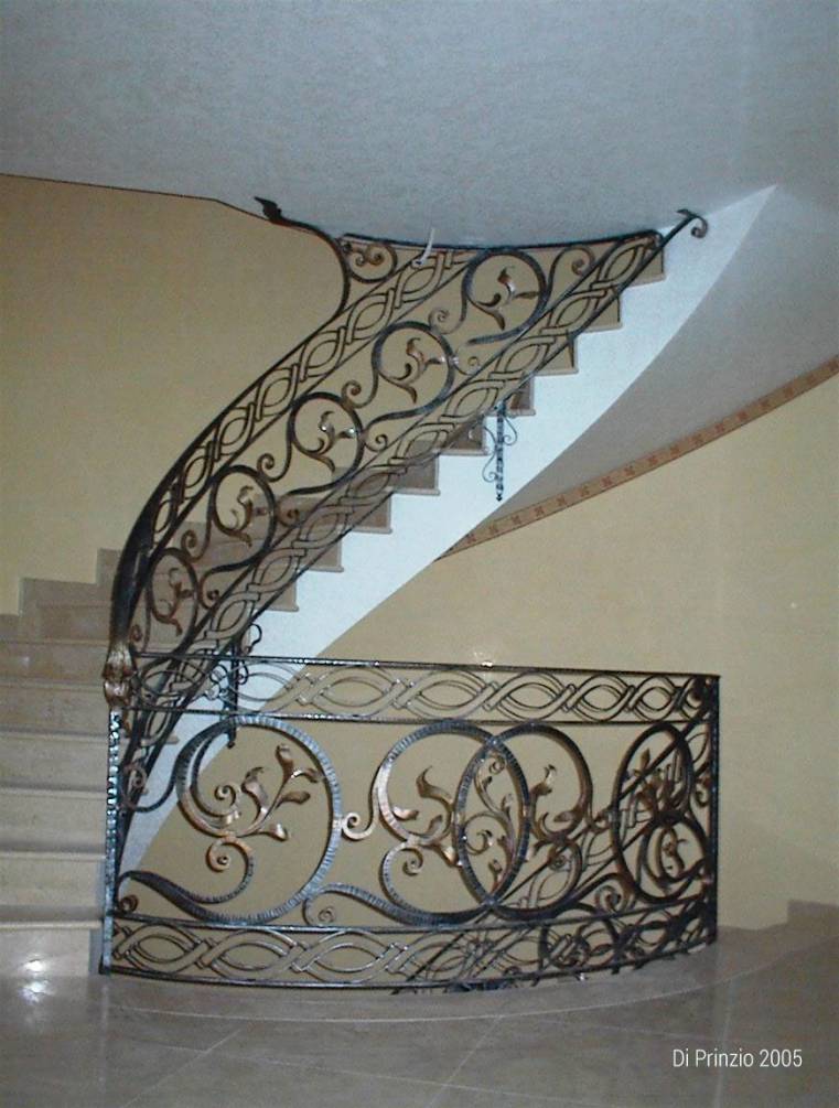  Scala interna in ferro battuto